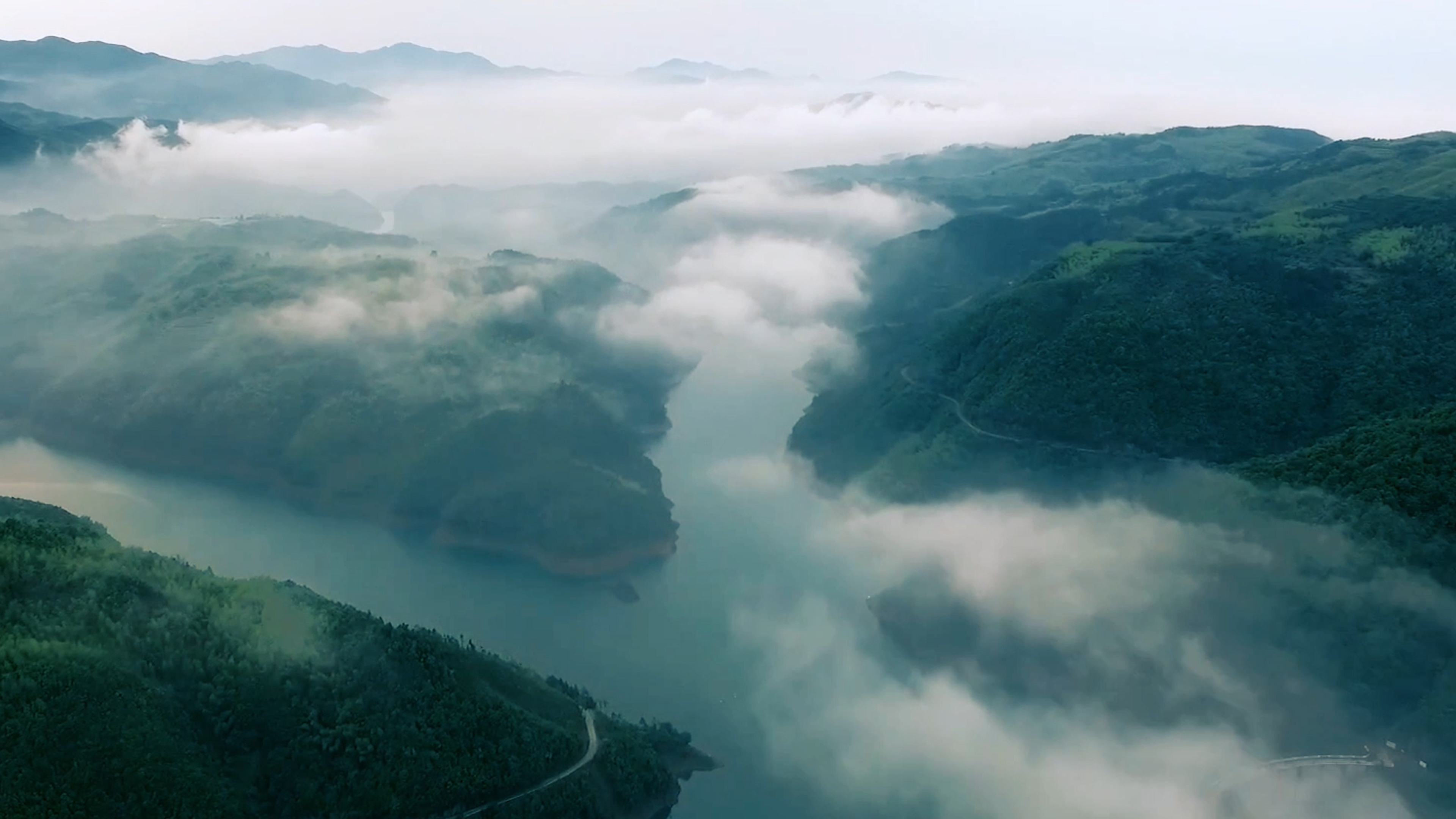 推动企业绿色治理，，推进生态文明建设